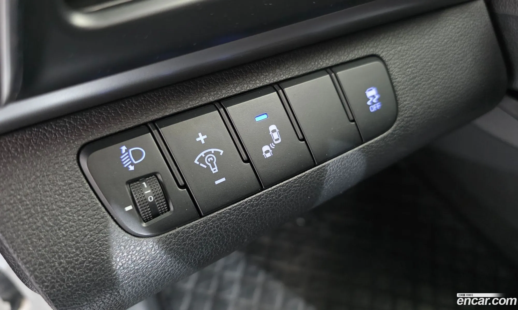 Hyundai Elantra AD 2020 — 13