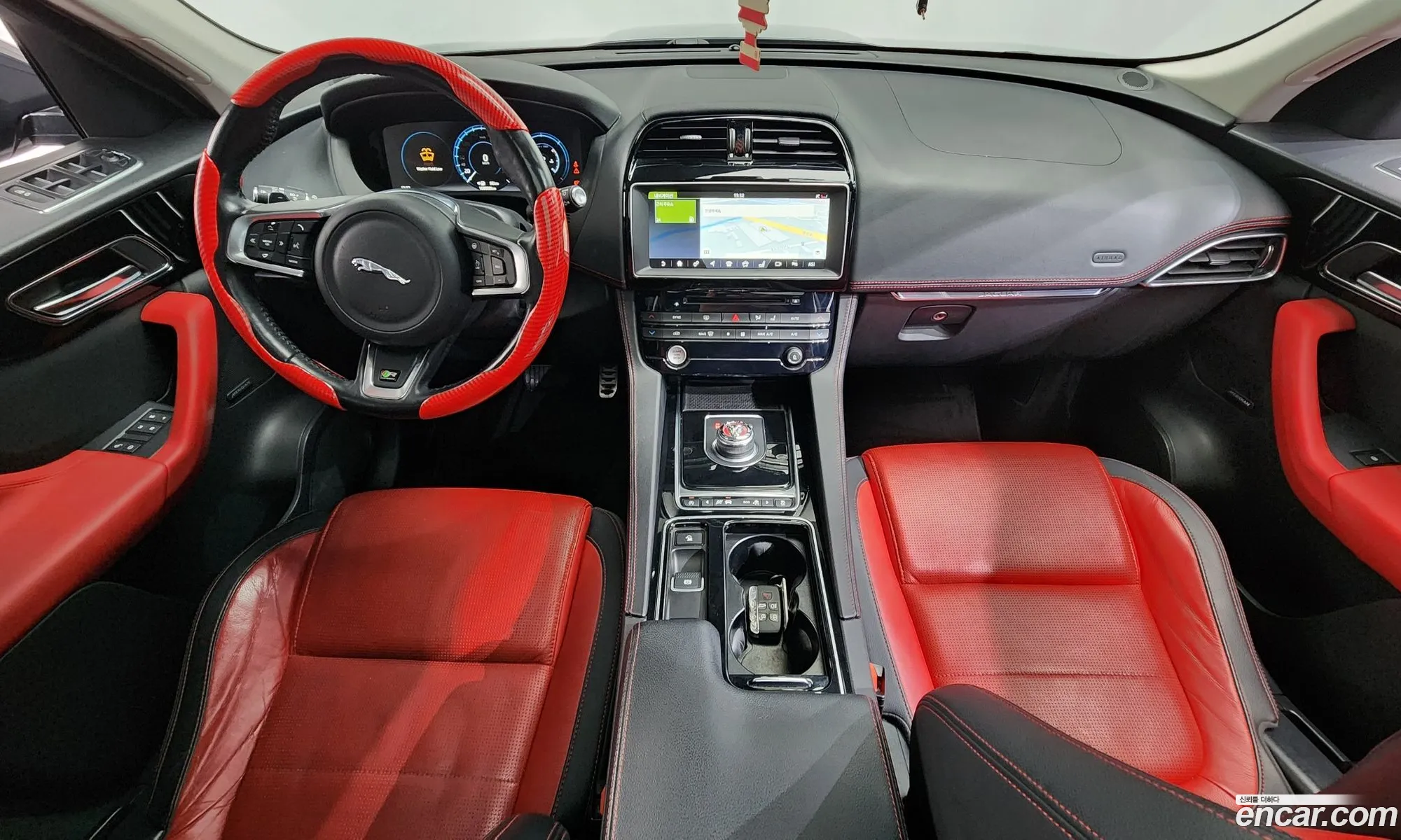 Jaguar F-Pace 2016 SADCA2BN6HA080185 — 13