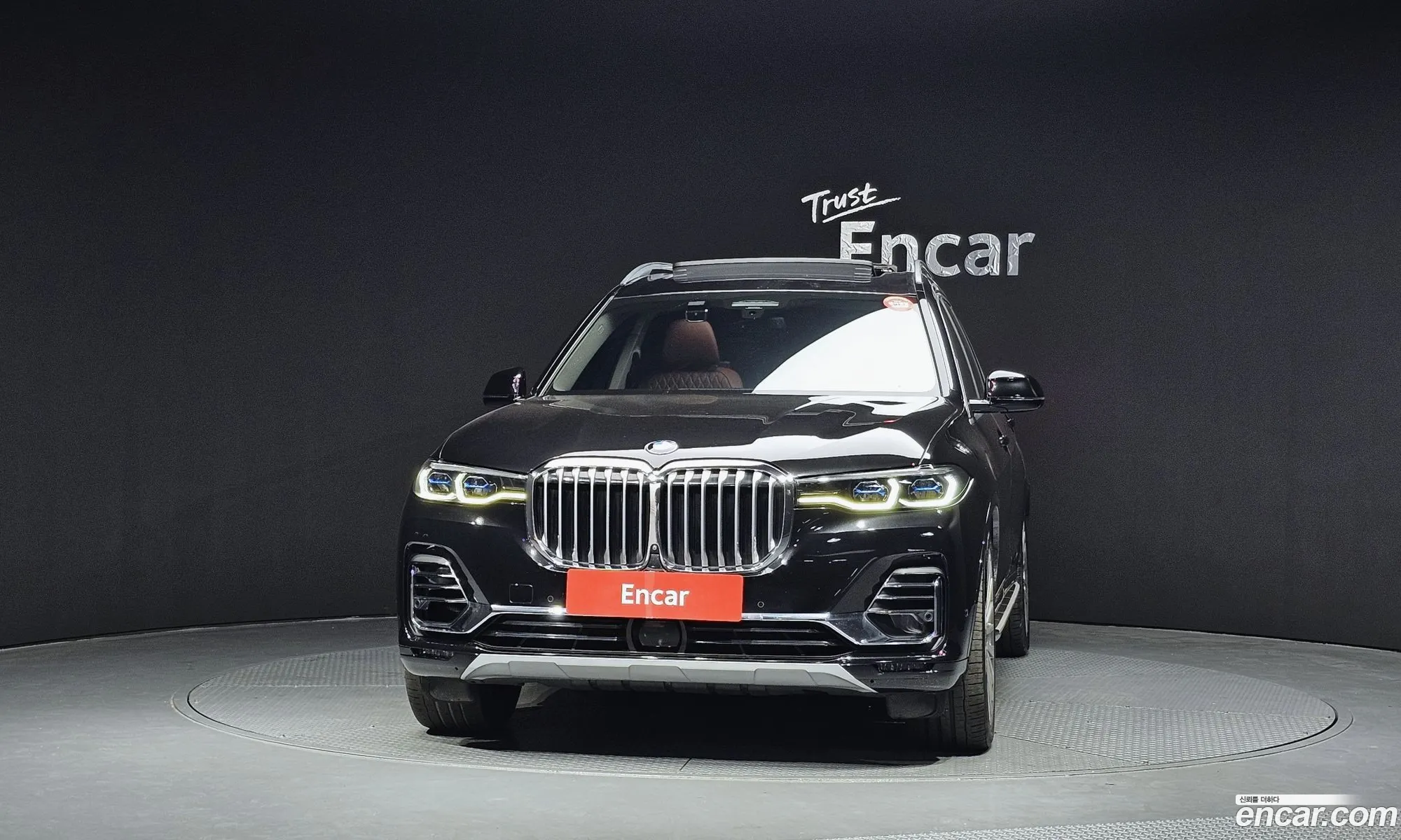 BMW X7 2021 — 7