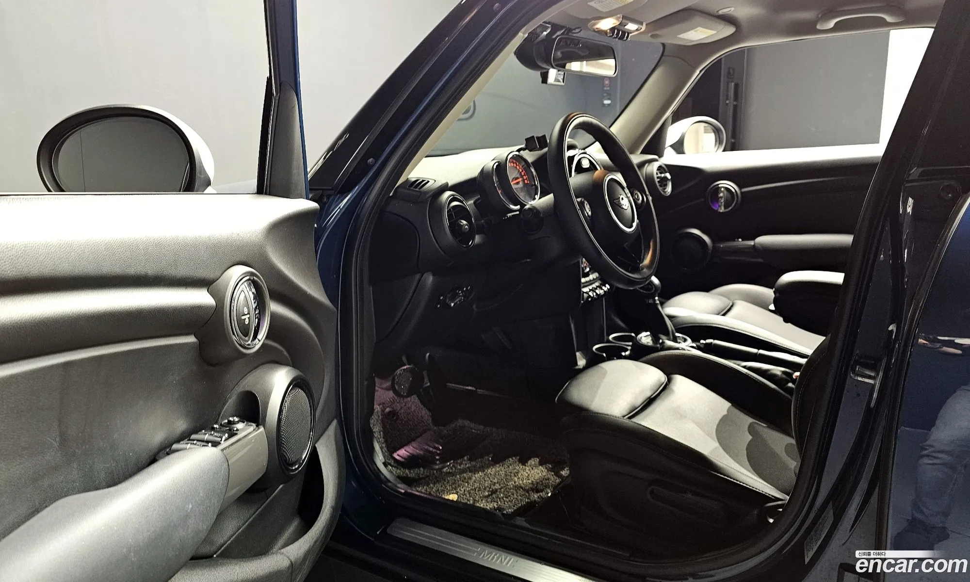 Mini Cooper 2017 WMWXU1100H2G05725 — 17