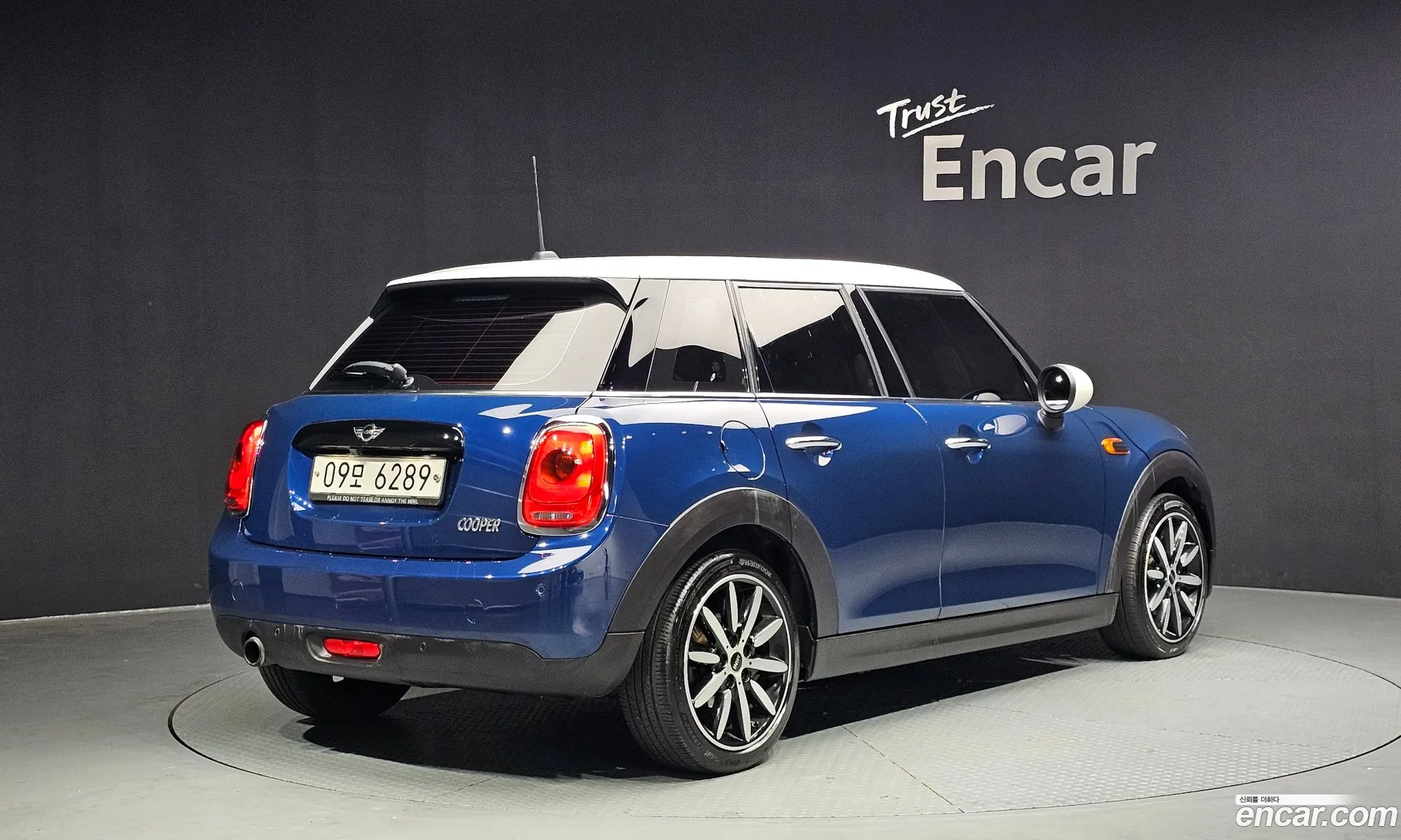Mini Cooper 2017 WMWXU1100H2G05725 — 2