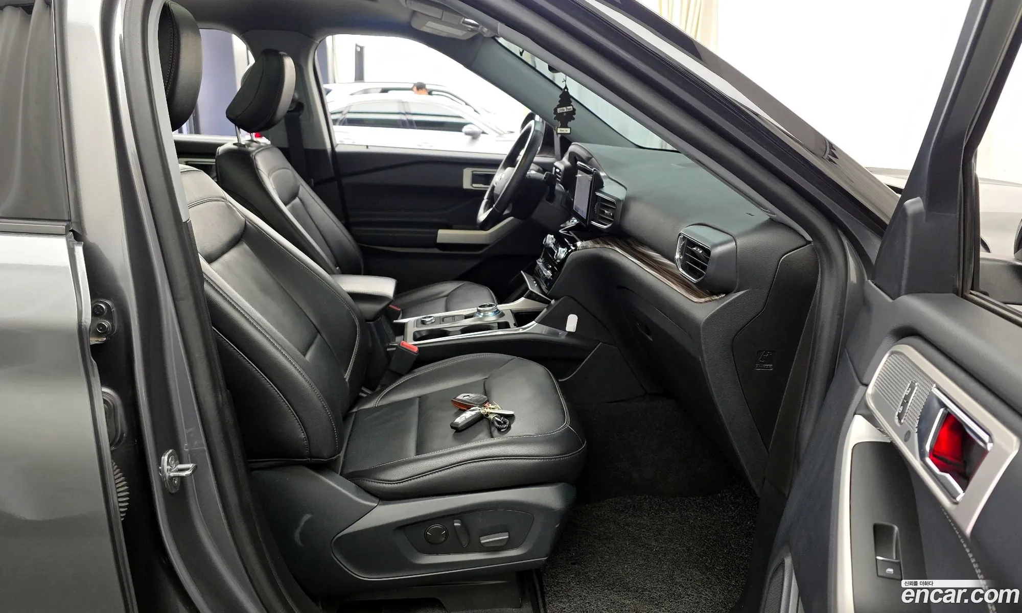 Ford Explorer 6th Gen 2021 1FMSK8FH3MGA09671 — 2