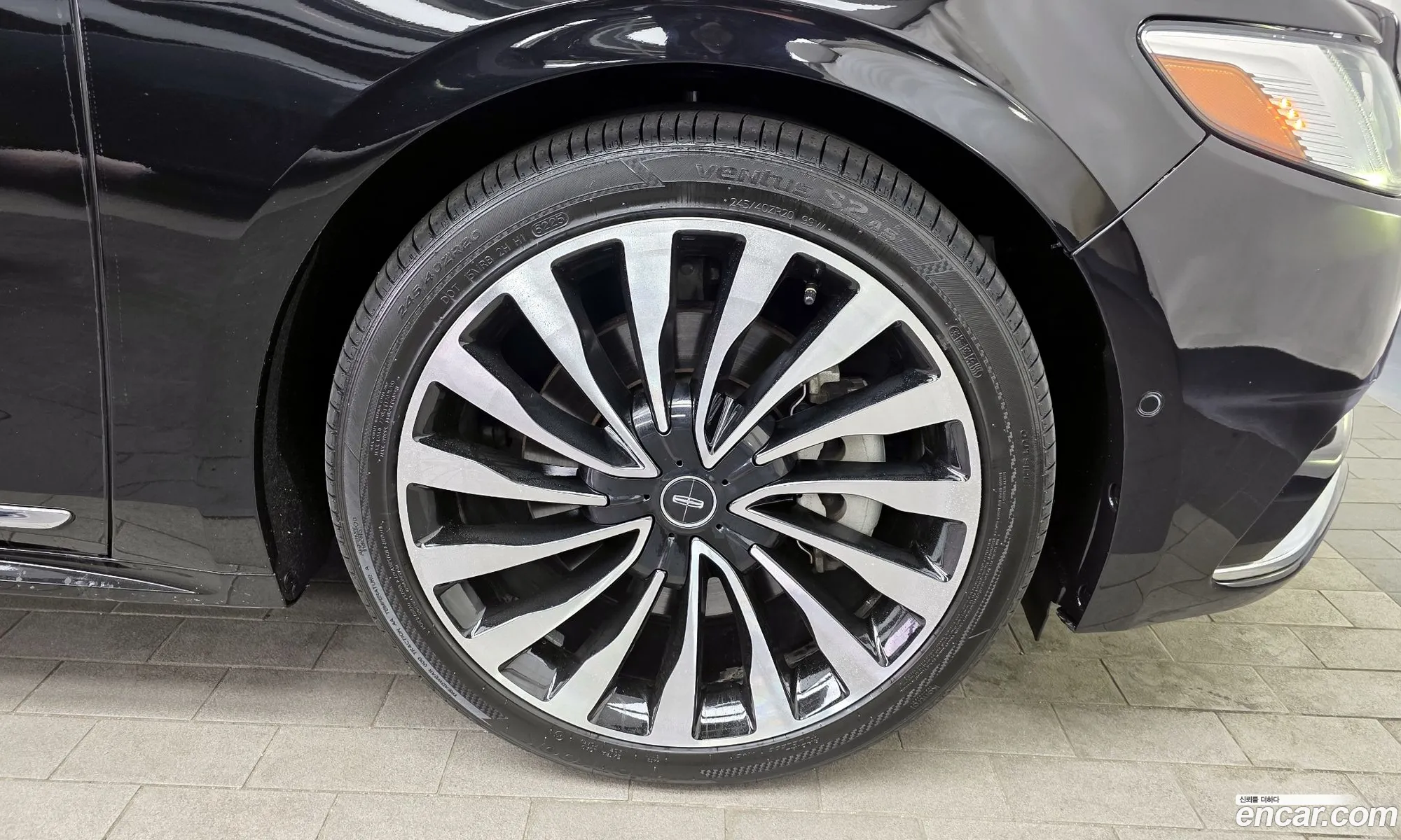 Lincoln Continental 10th Gen 2019 1LN6L9BC9K5602247 — 10