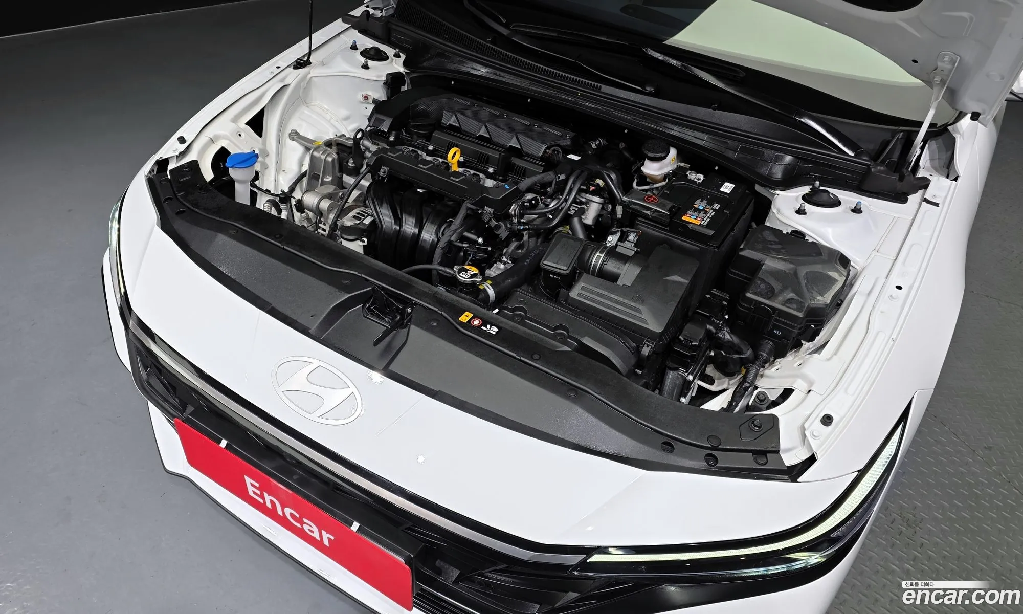 Hyundai Elantra 2024 — 14