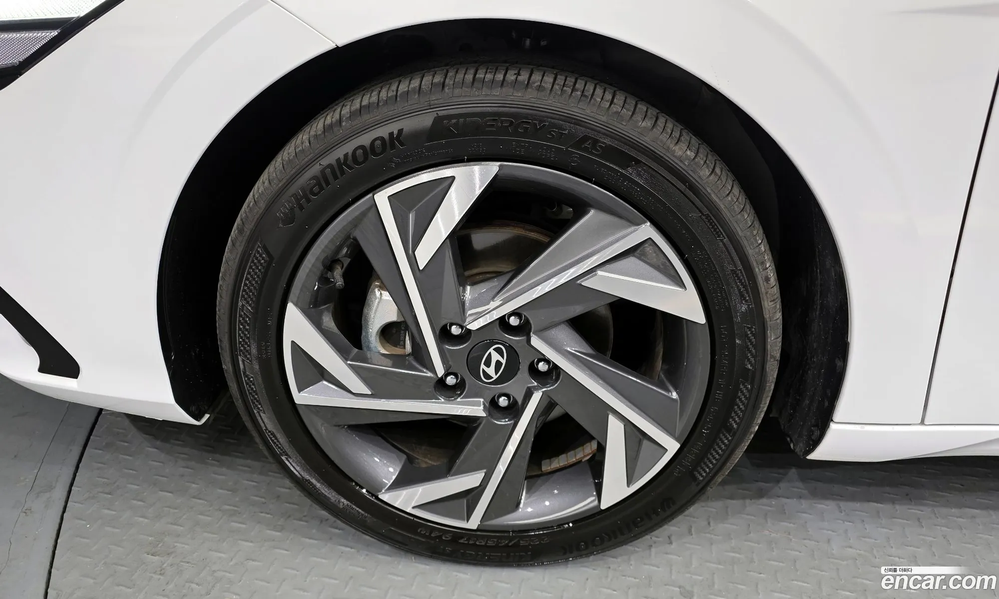 Hyundai Elantra 2024 — 8