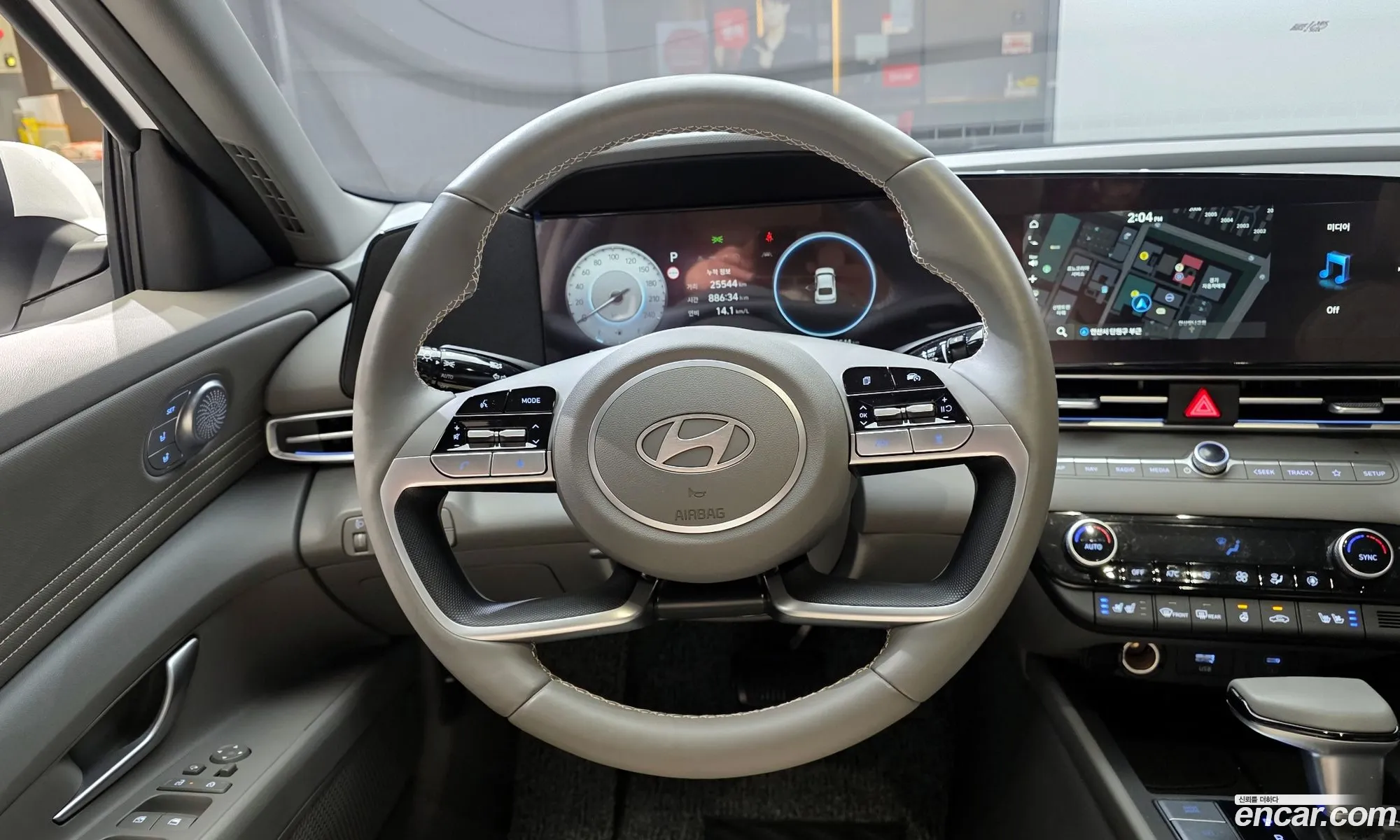 Hyundai Elantra 2024 — 3