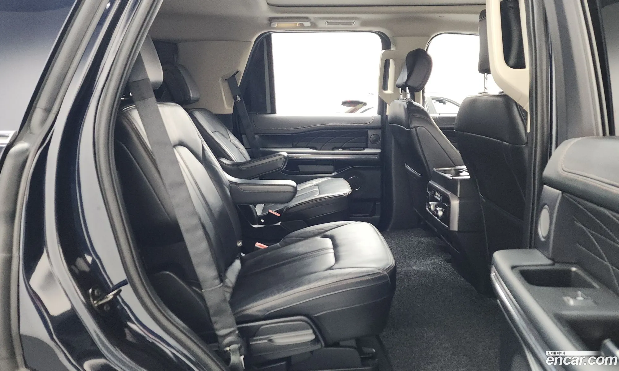 Ford Expedition 2021 1FMJU1MT8MEA07124 — 12