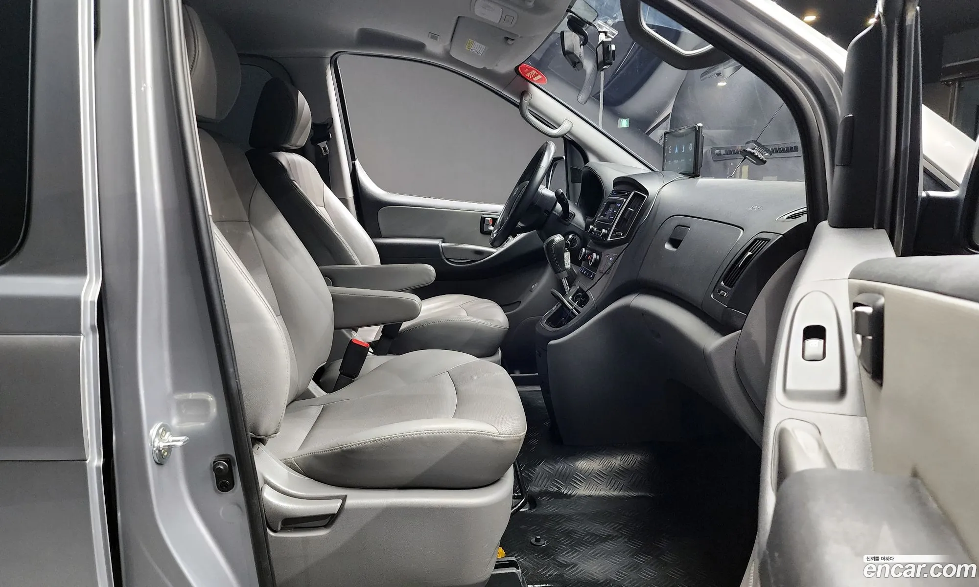 Hyundai Grand Starex 2020 — 14