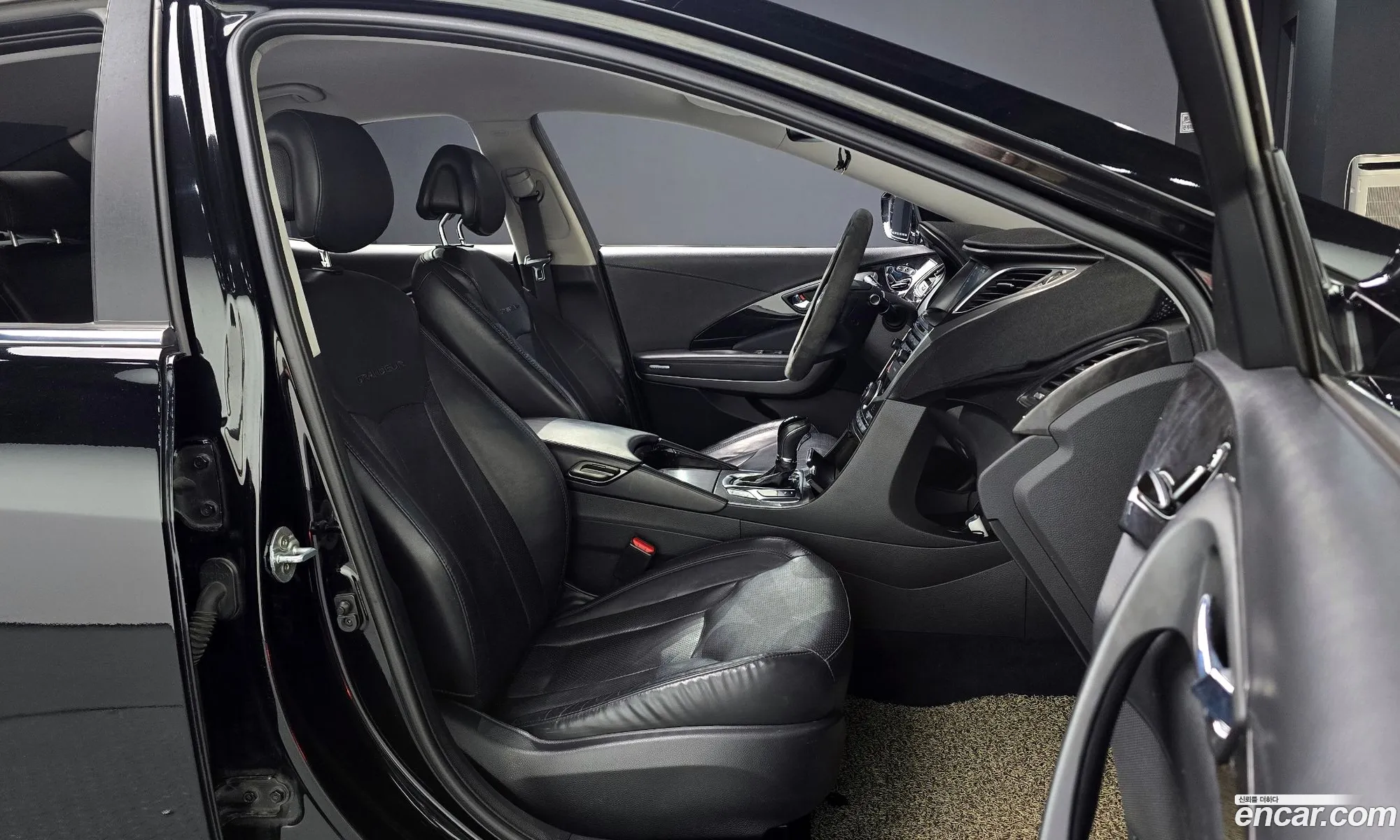 Hyundai Grandeur HG 2014 — 19