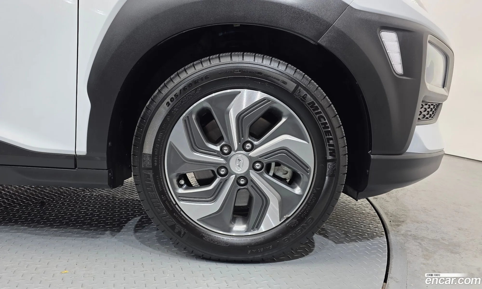 Hyundai Kona Hybrid 2020 — 17