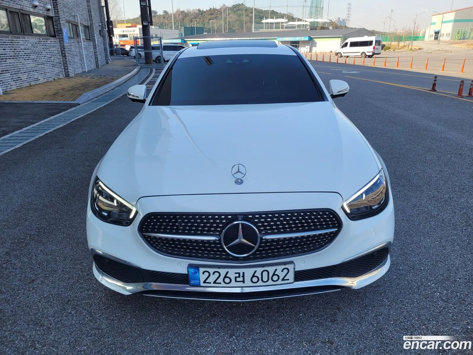 Mercedes-Benz E-Class W213 2022 — 14