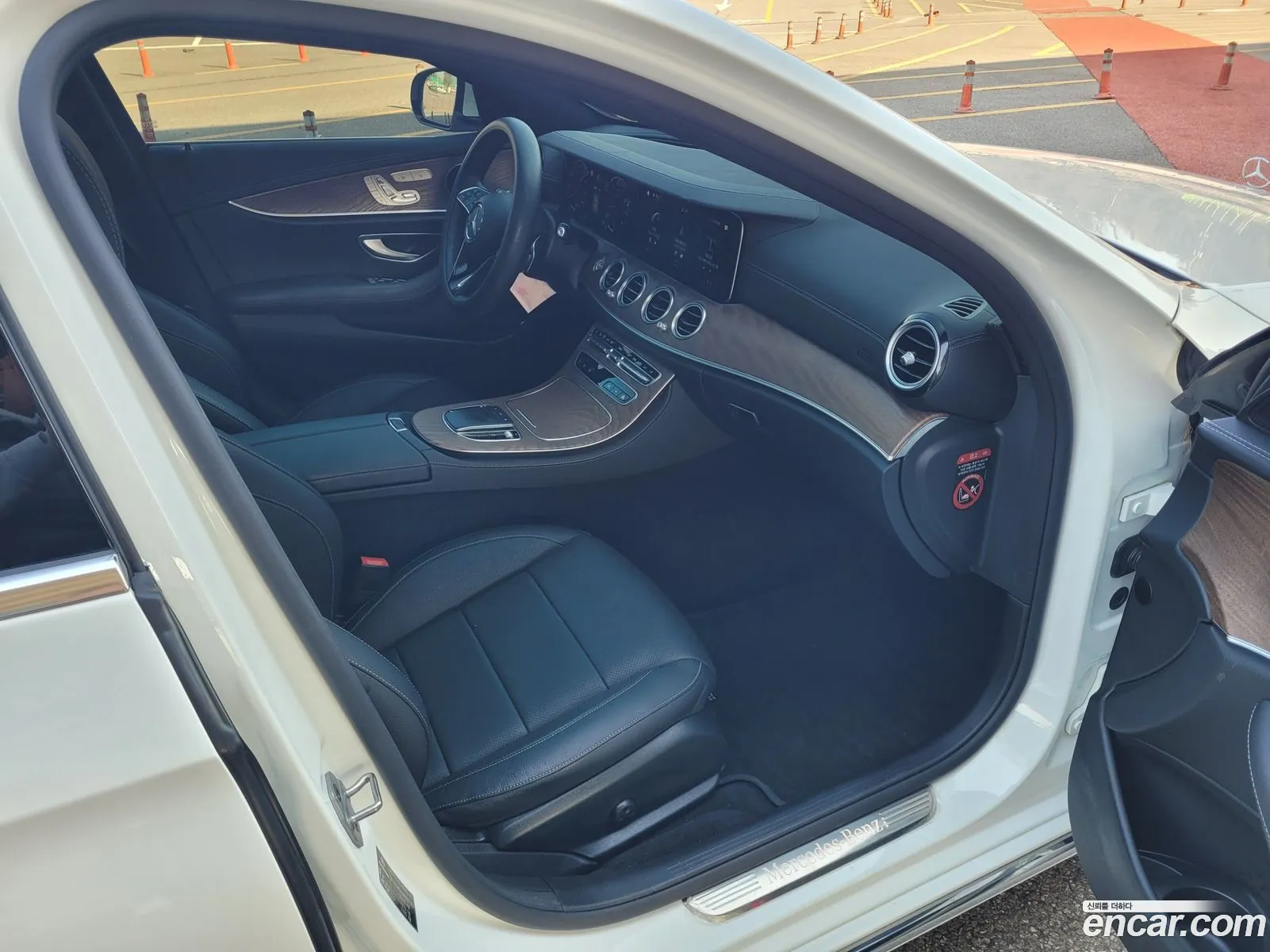 Mercedes-Benz E-Class W213 2022 — 17