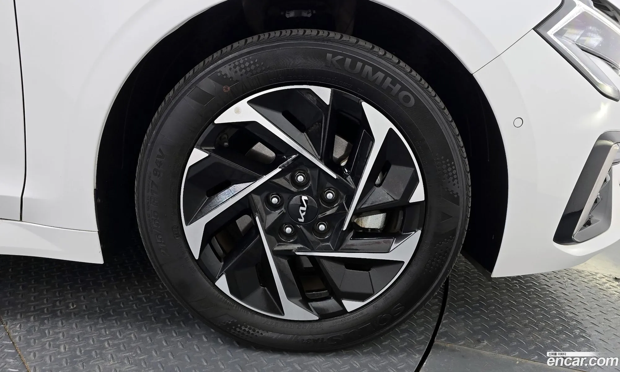 Kia K5 Hybrid 2024 — 18