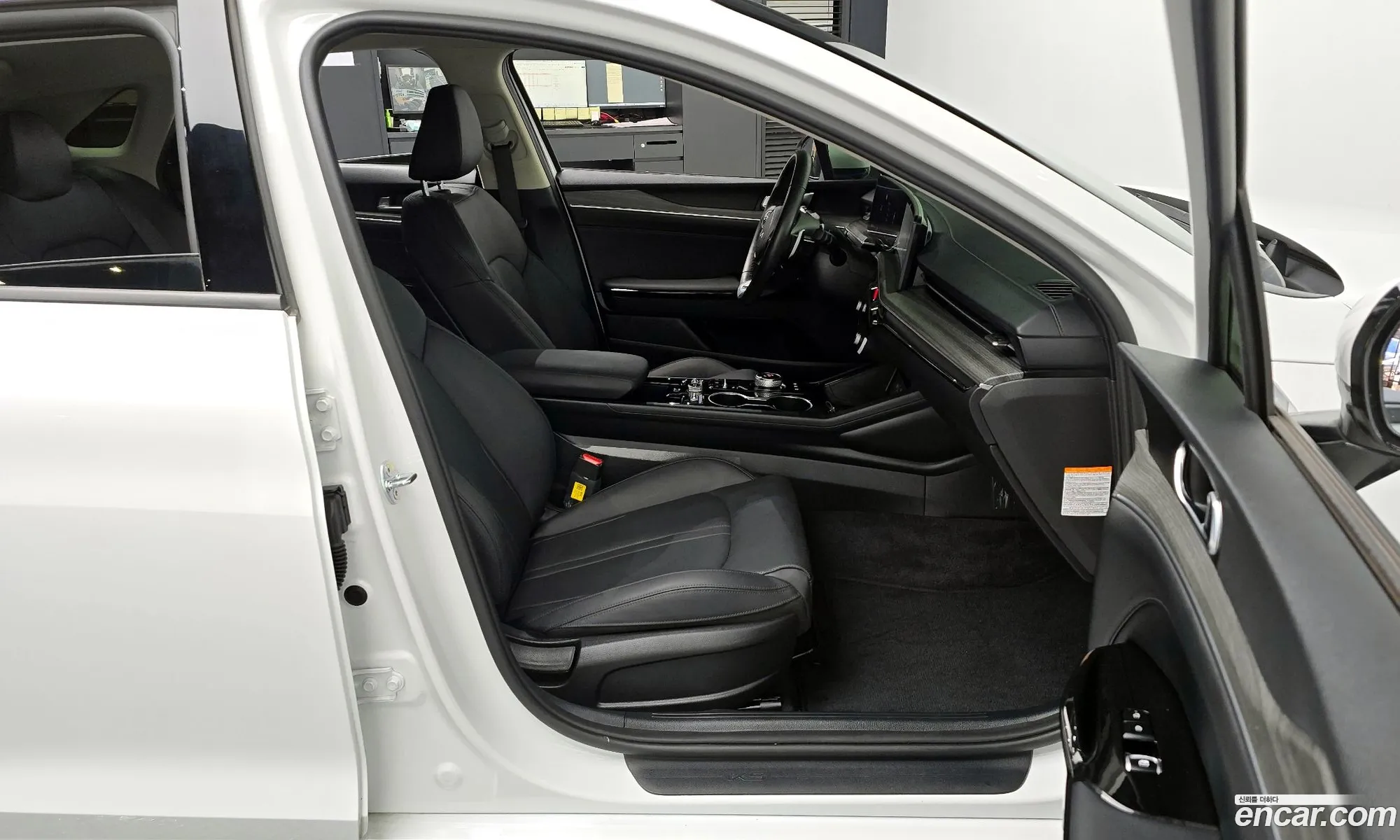 Kia K5 Hybrid 2024 — 8