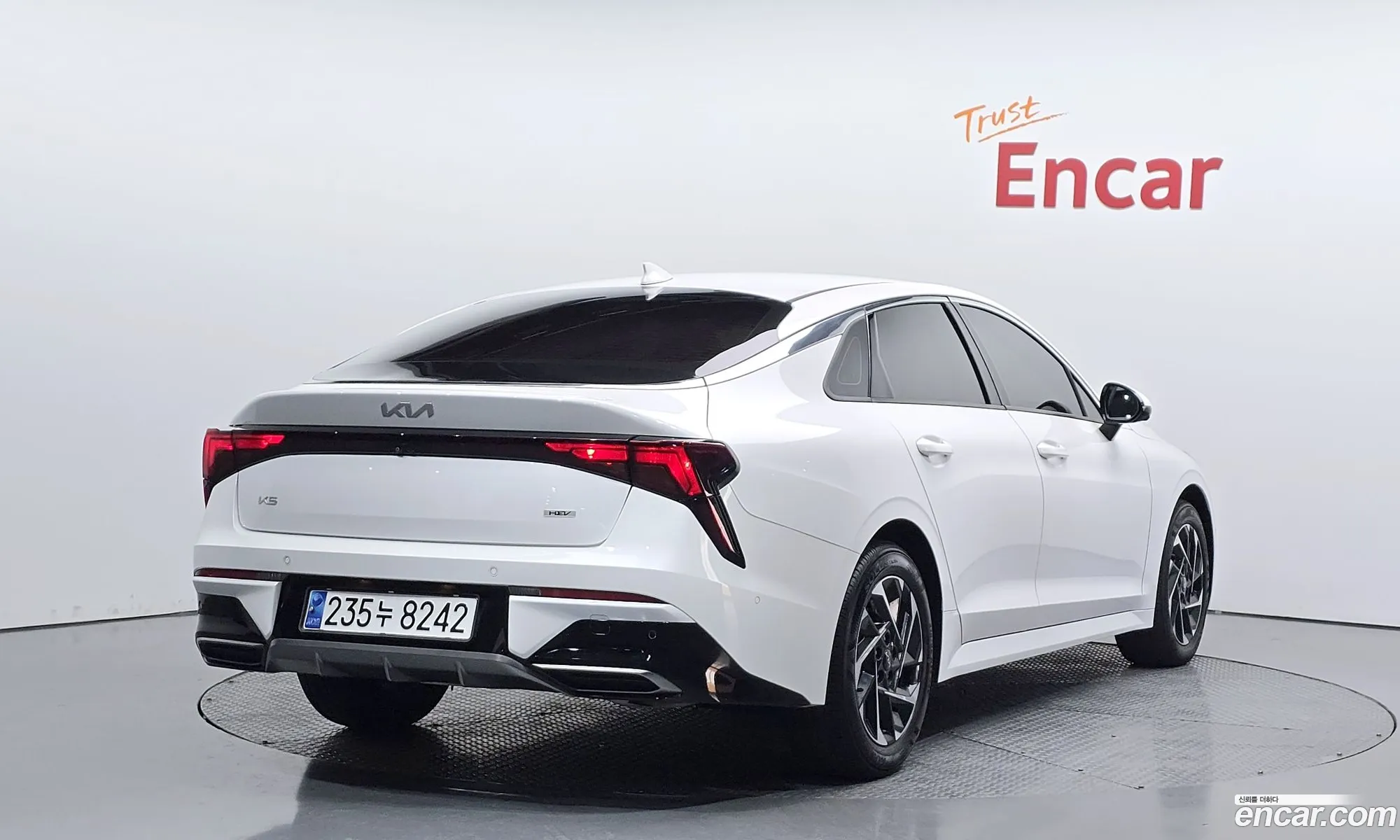 Kia K5 Hybrid 2024 — 14