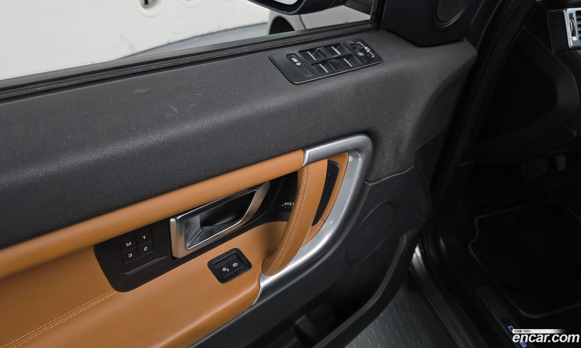 Land Rover Discovery Sport 2017 — 16