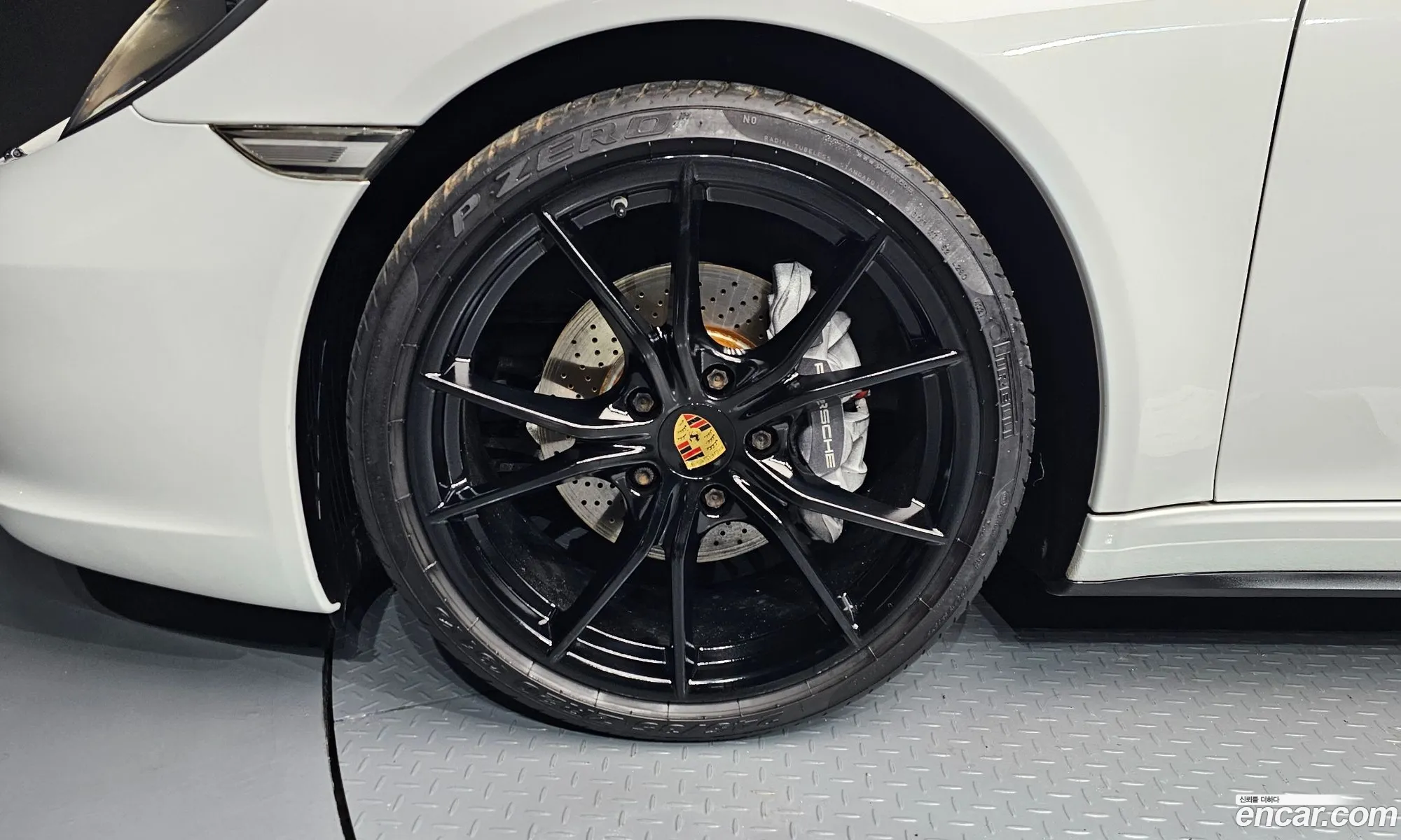 Porsche 911 2018 WP0CA2999JS138178 — 5