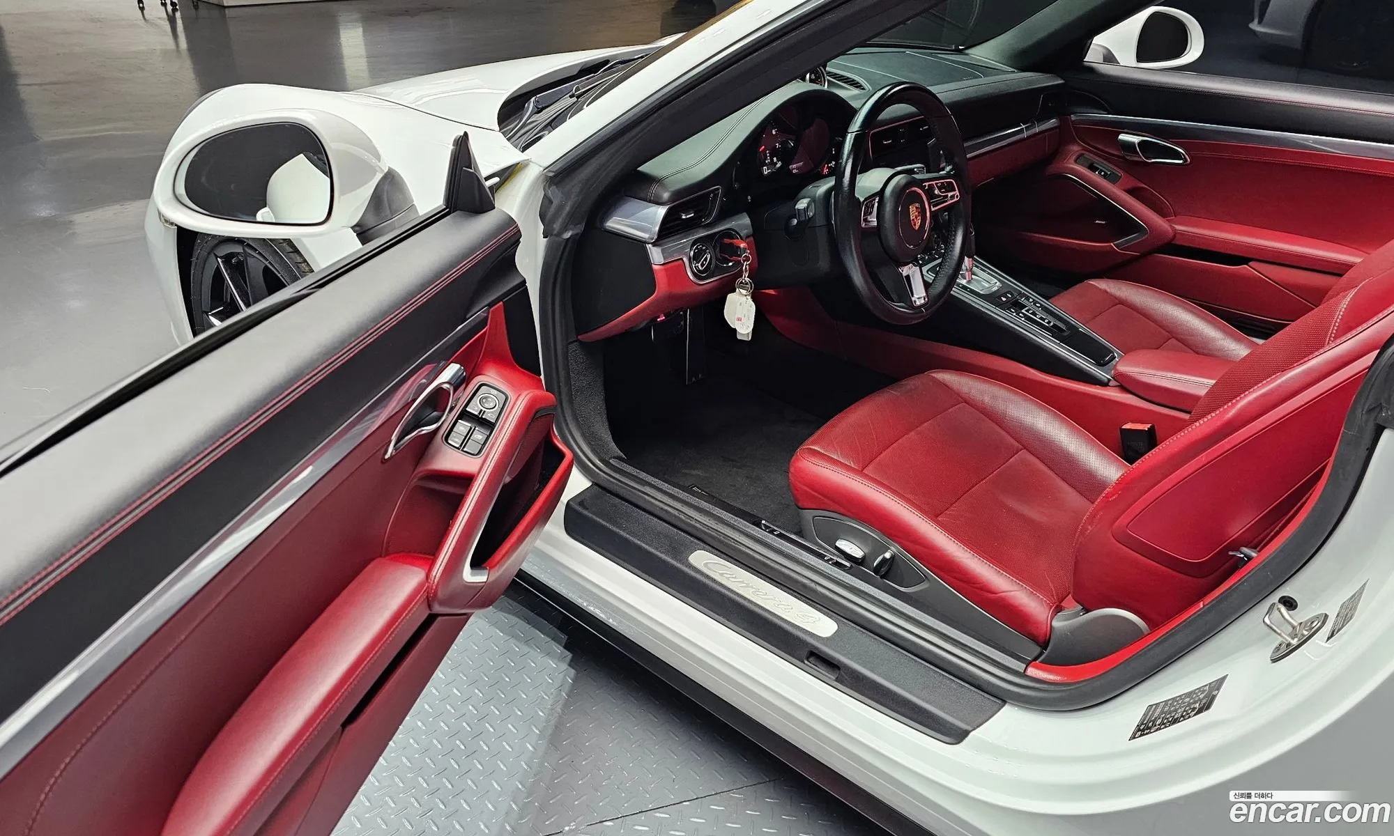 Porsche 911 2018 WP0CA2999JS138178 — 16