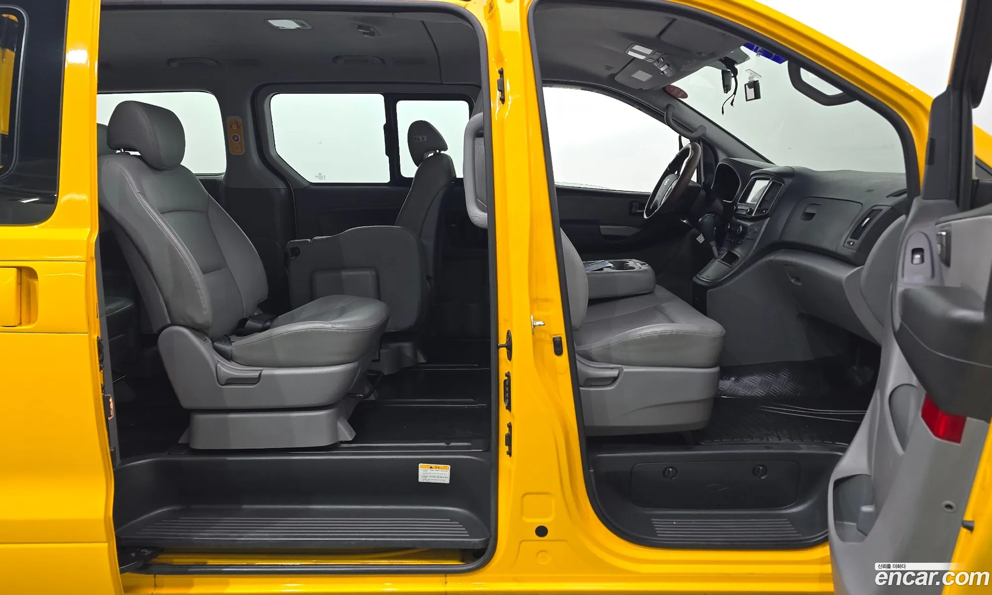 Hyundai Grand Starex 2018 — 13