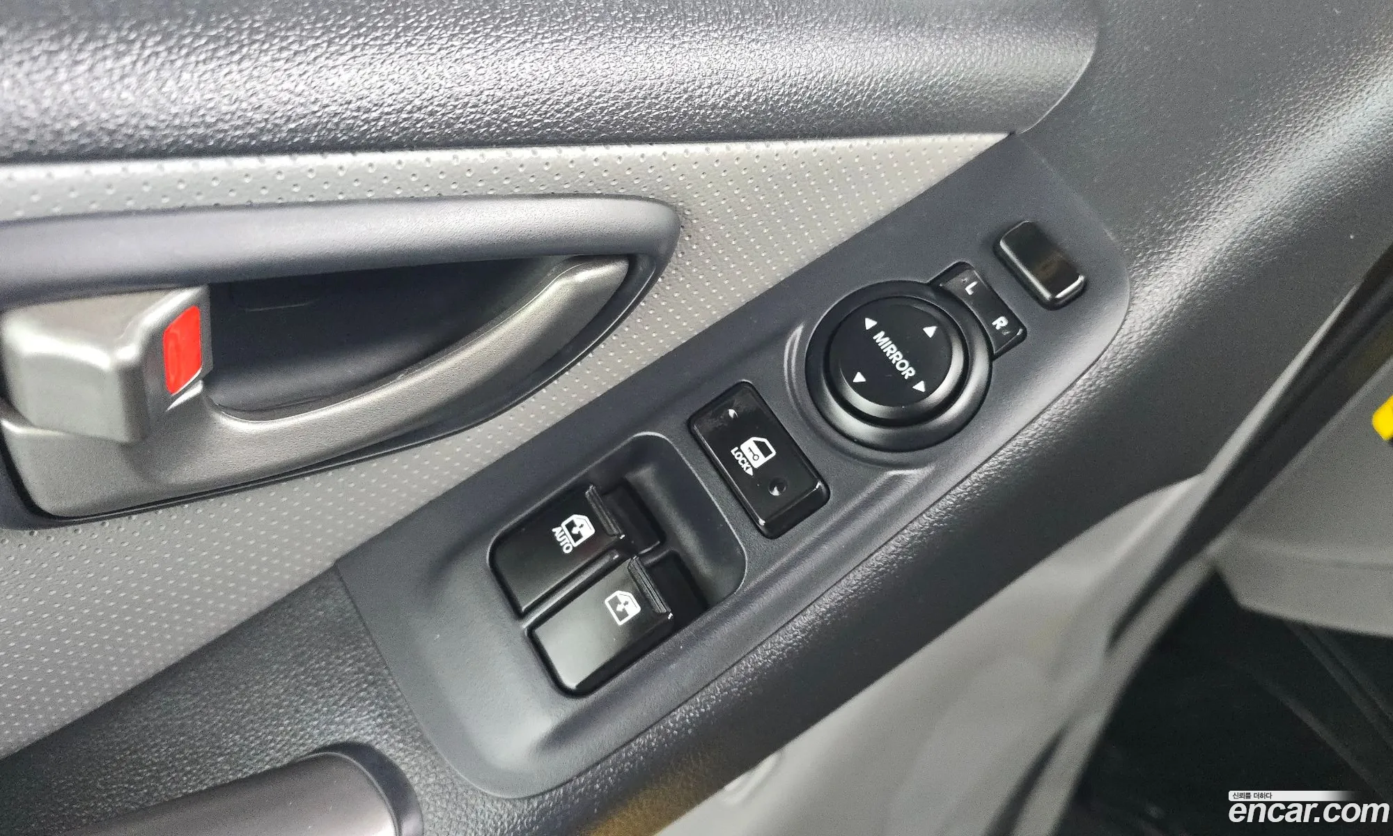 Hyundai Grand Starex 2018 — 18