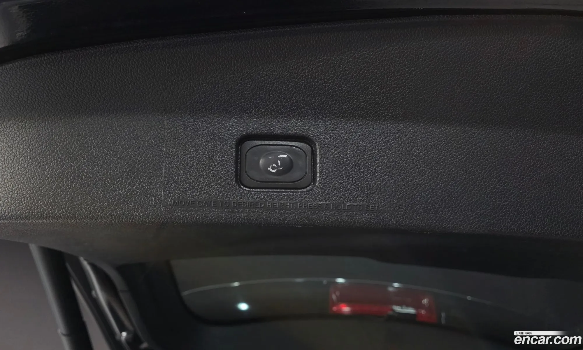 Ford Explorer 2017 1FM5K8FH111111111 — 8