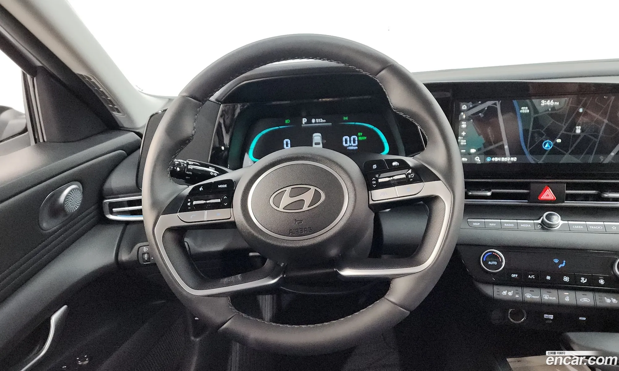 Hyundai Elantra Hybrid 2025 — 18