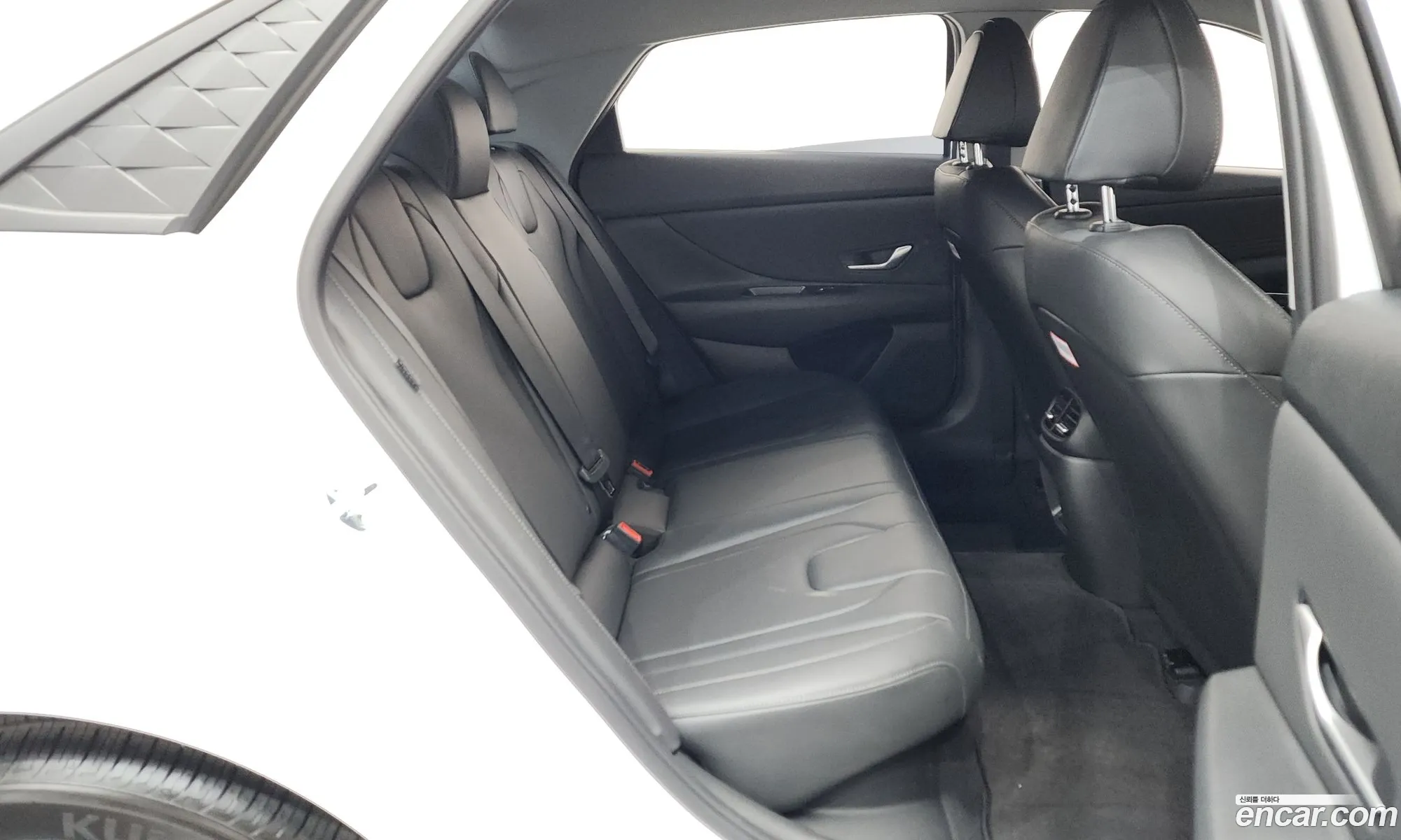 Hyundai Elantra Hybrid 2025 — 14