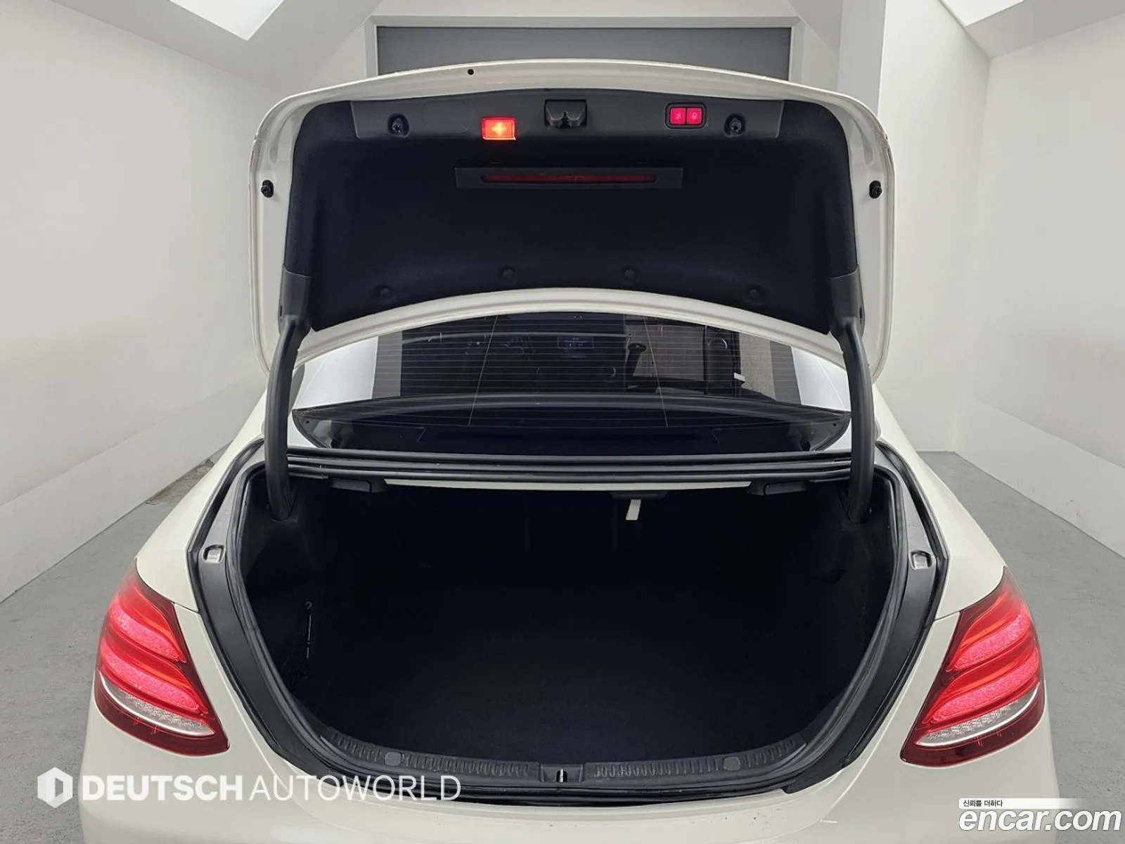 Mercedes-Benz E-Class W213 2017 — 13