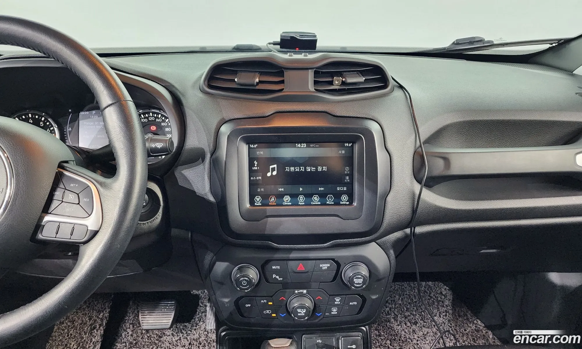 Jeep Renegade 2018 1C4BU000 — 7