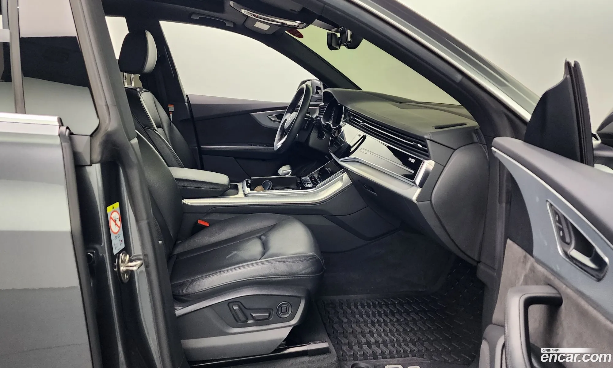 Audi Q8 2020 WAUZZZF18LD019732 — 14