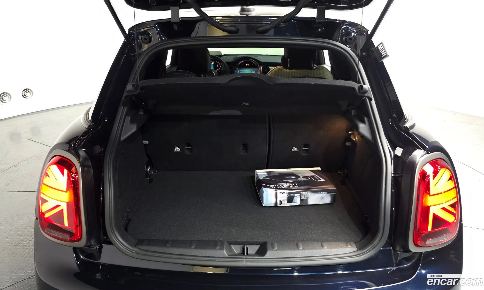 Mini Cooper S 2023 WMW61DK09P2U26471 — 5