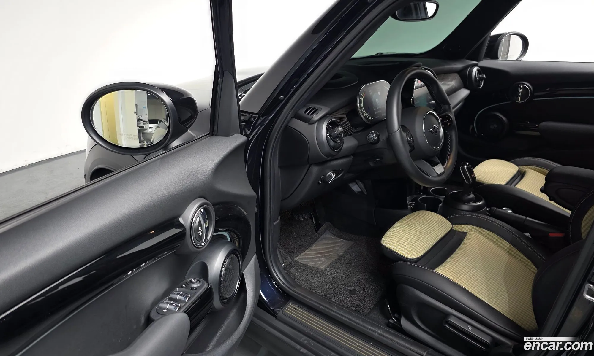 Mini Cooper S 2023 WMW61DK09P2U26471 — 10