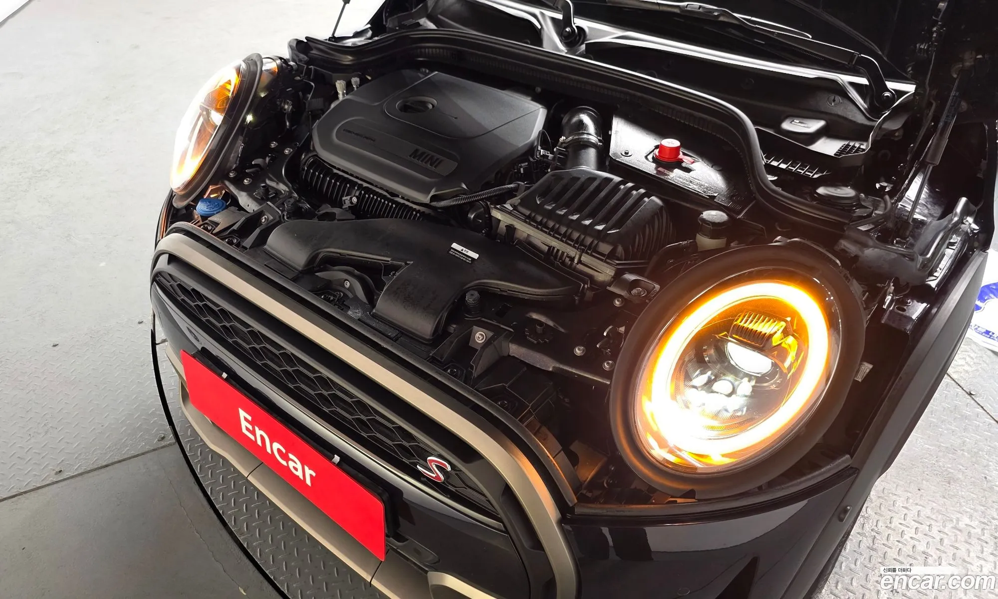 Mini Cooper S 2023 WMW61DK09P2U26471 — 12