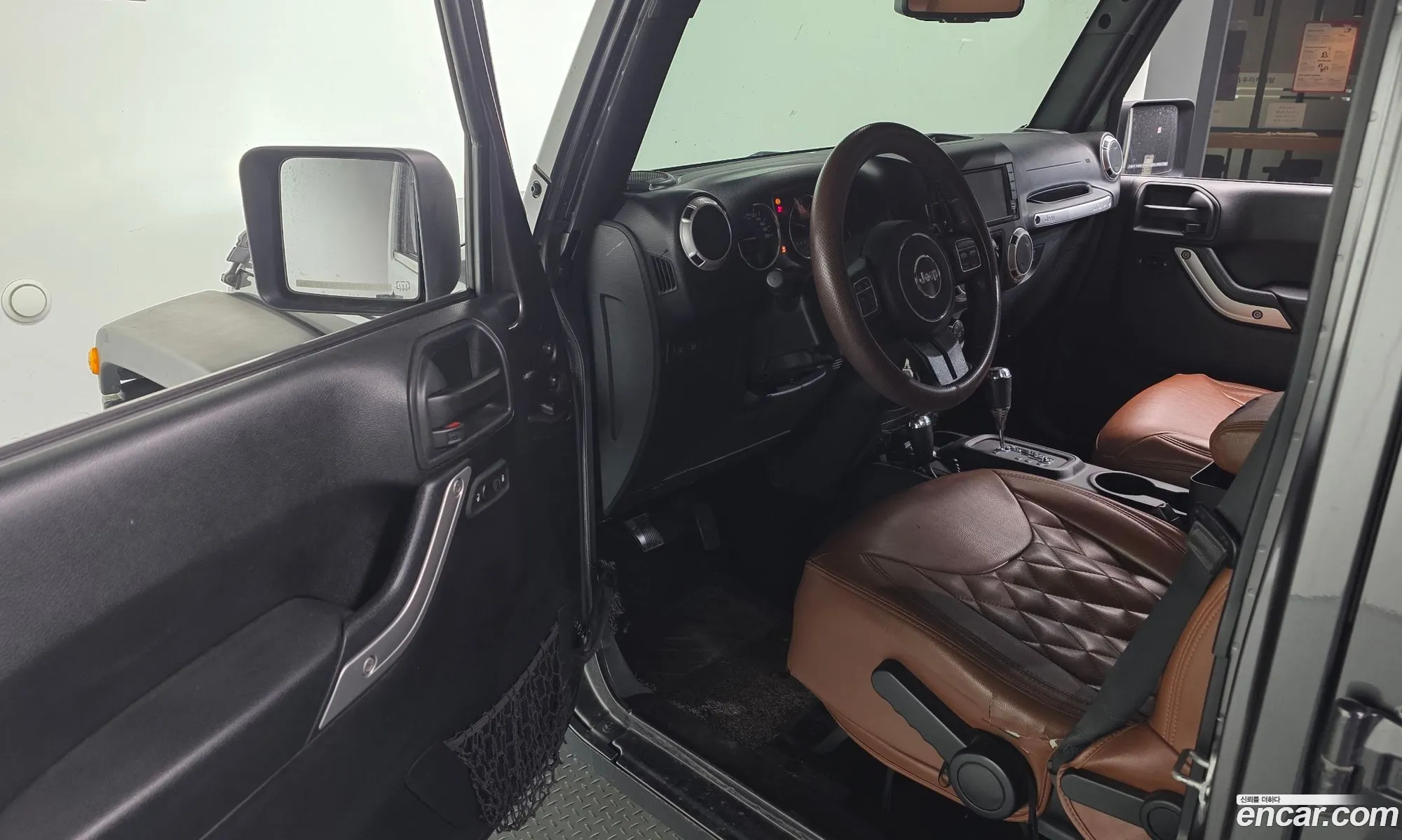Jeep Wrangler 2016 1C4HJWFG4GL275600 — 18