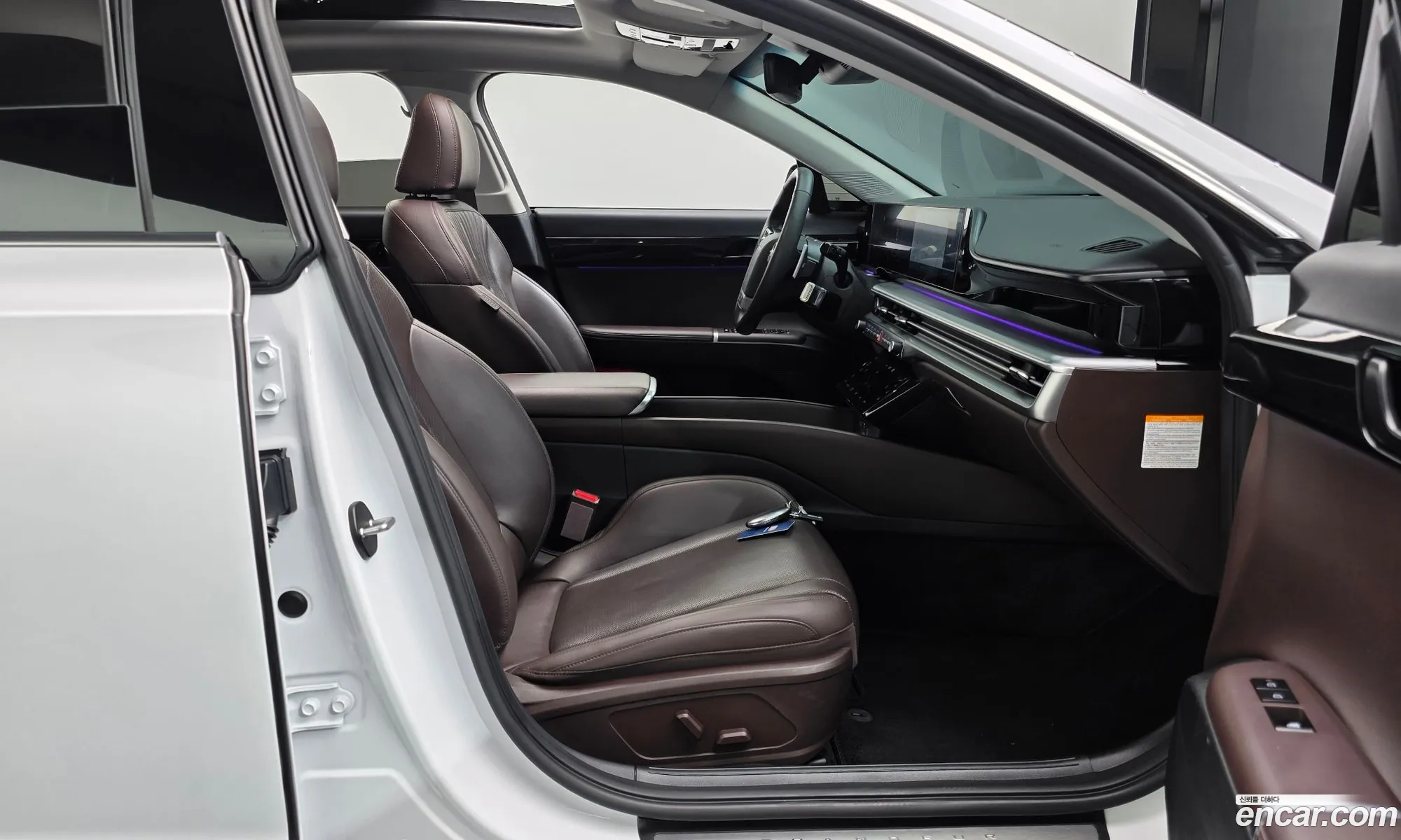 Hyundai Grandeur Hybrid 2023 — 17