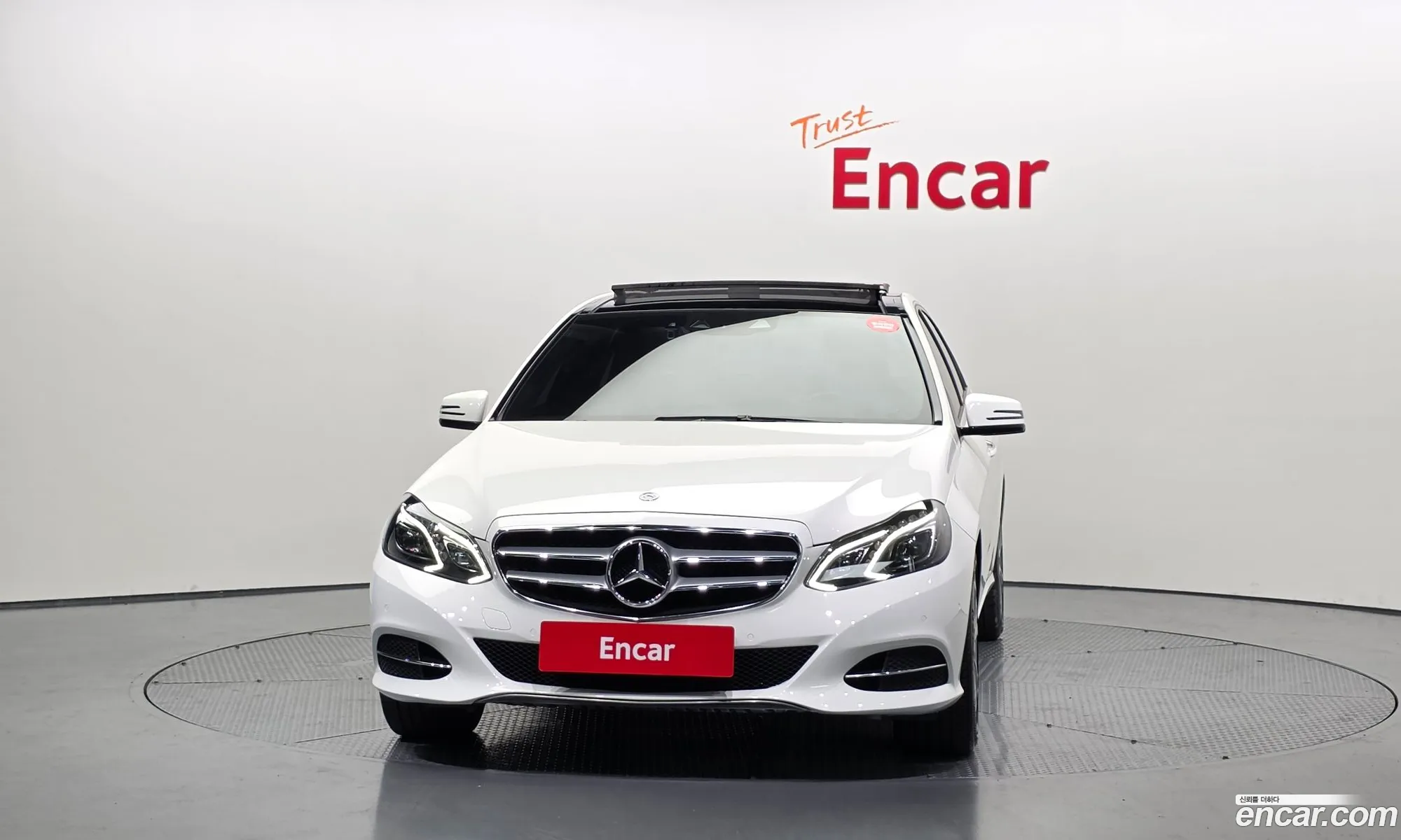 Mercedes-Benz E-Class W212 2013 WDDHF5FB2EA829702 — 8