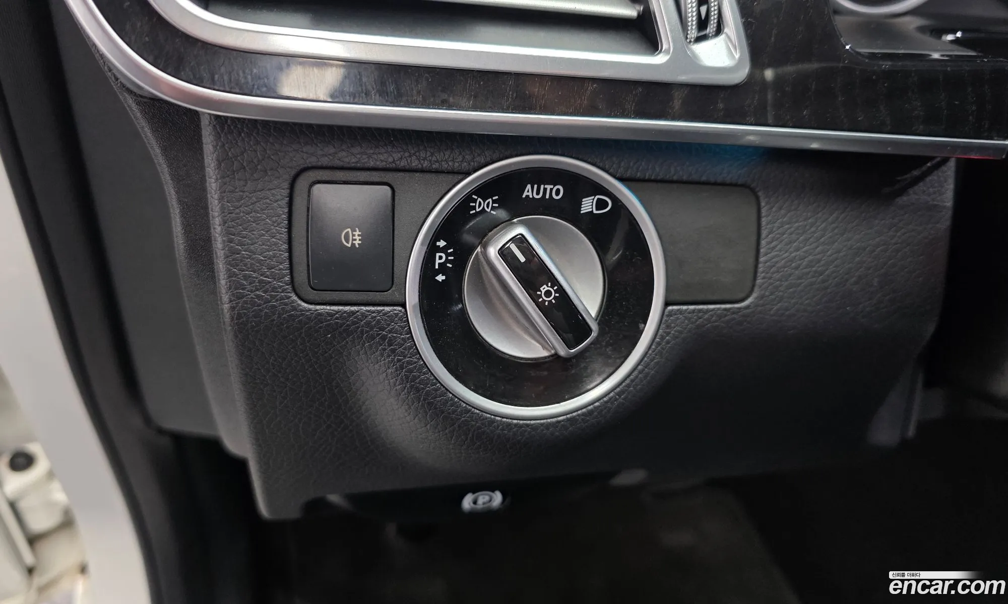 Mercedes-Benz E-Class W212 2013 WDDHF5FB2EA829702 — 11