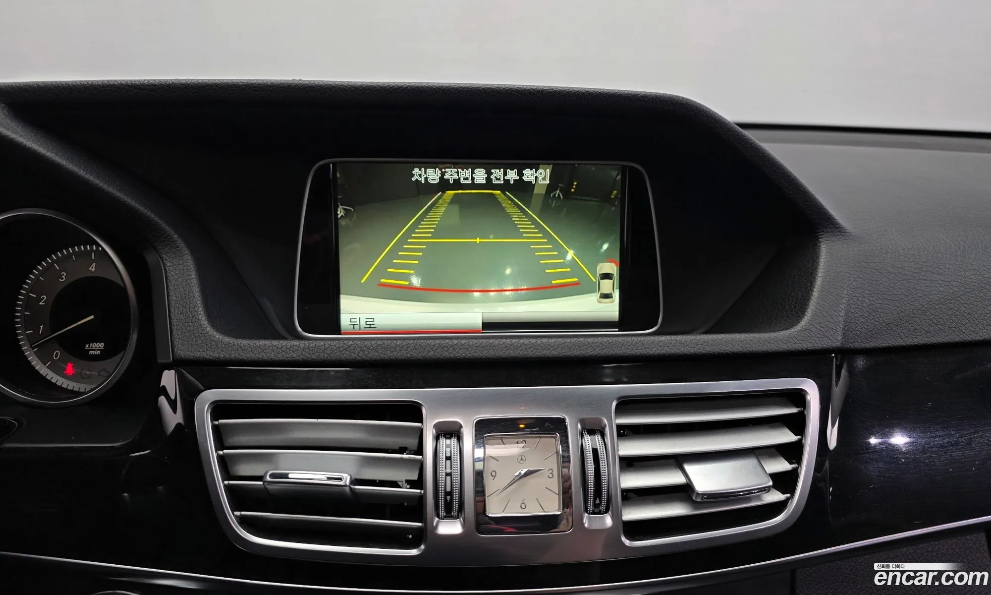 Mercedes-Benz E-Class W212 2013 WDDHF5FB2EA829702 — 3