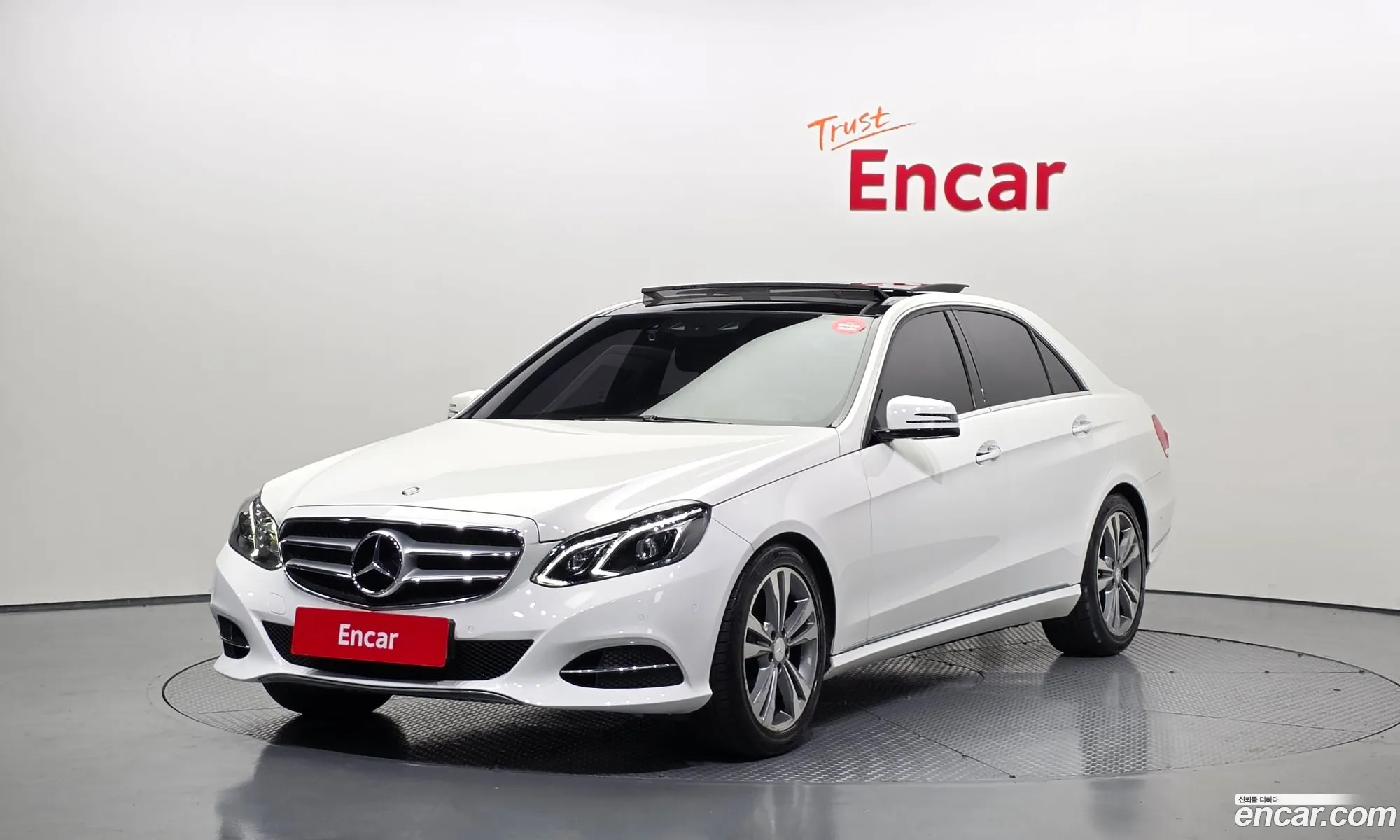 Mercedes-Benz E-Class W212 2013 WDDHF5FB2EA829702 — 15