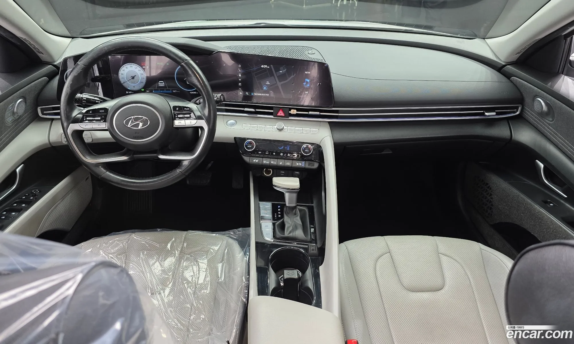 Hyundai Elantra Hybrid 2022 — 16