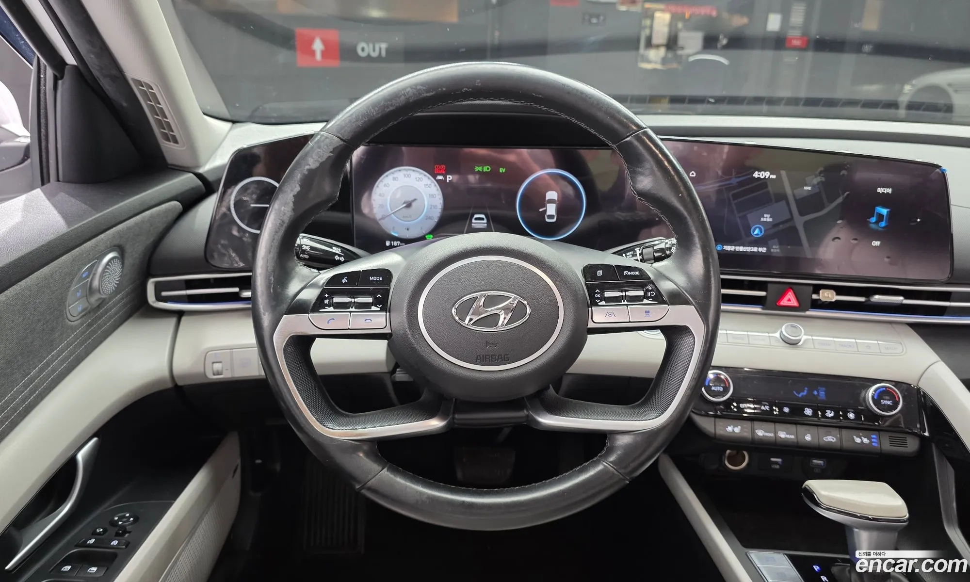 Hyundai Elantra Hybrid 2022 — 10