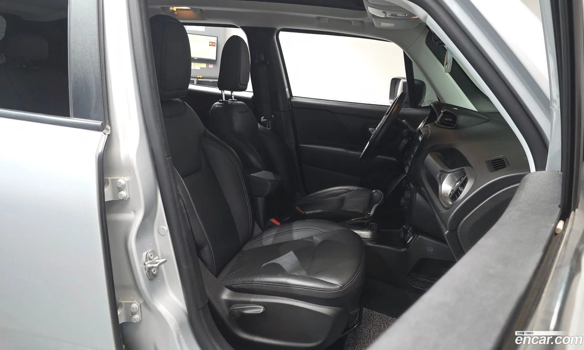 Jeep Renegade 2020 1C4BU0000LPL53850 — 8