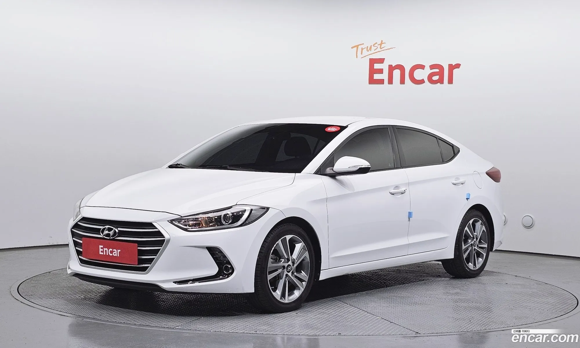 Hyundai Elantra AD 2017 — 10