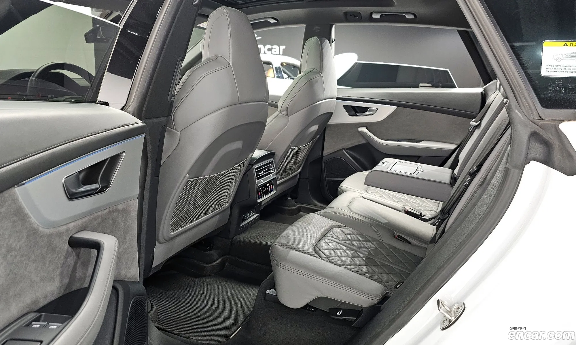 Audi Q8 2022 WAUZZZF1 — 18