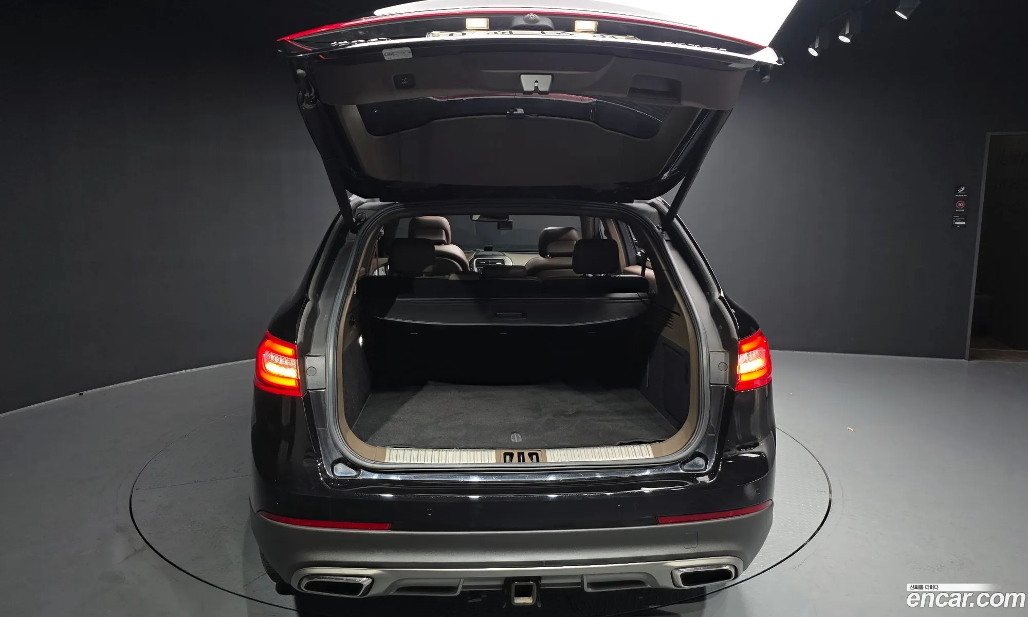 Lincoln MKX 2017 2LMPJ8LP0HBL19640 — 16