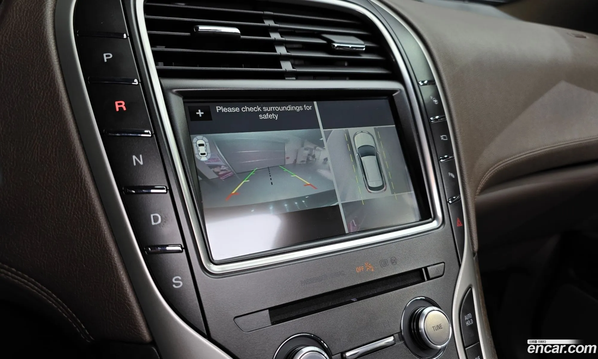 Lincoln MKX 2017 2LMPJ8LP0HBL19640 — 17