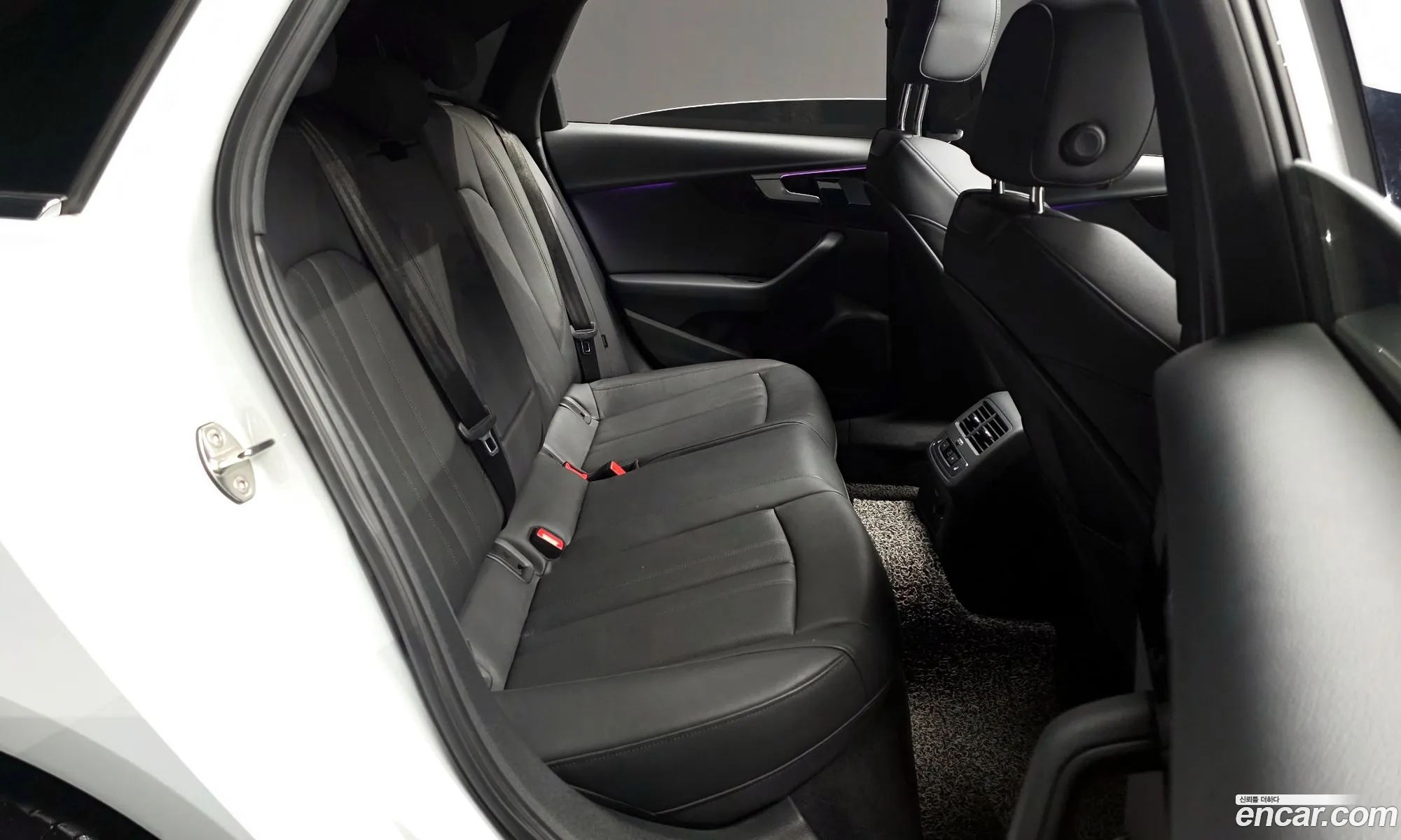 Audi A4 2021 WAUZZZF45MN004871 — 12