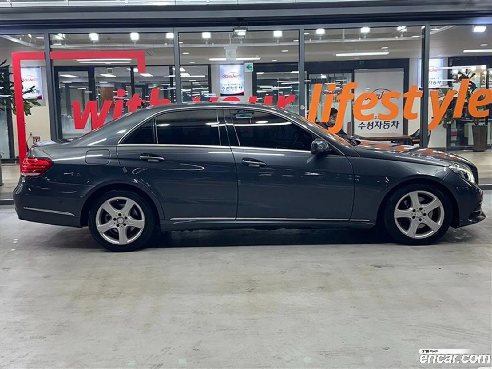 Mercedes-Benz E-Class W212 2013 — 14