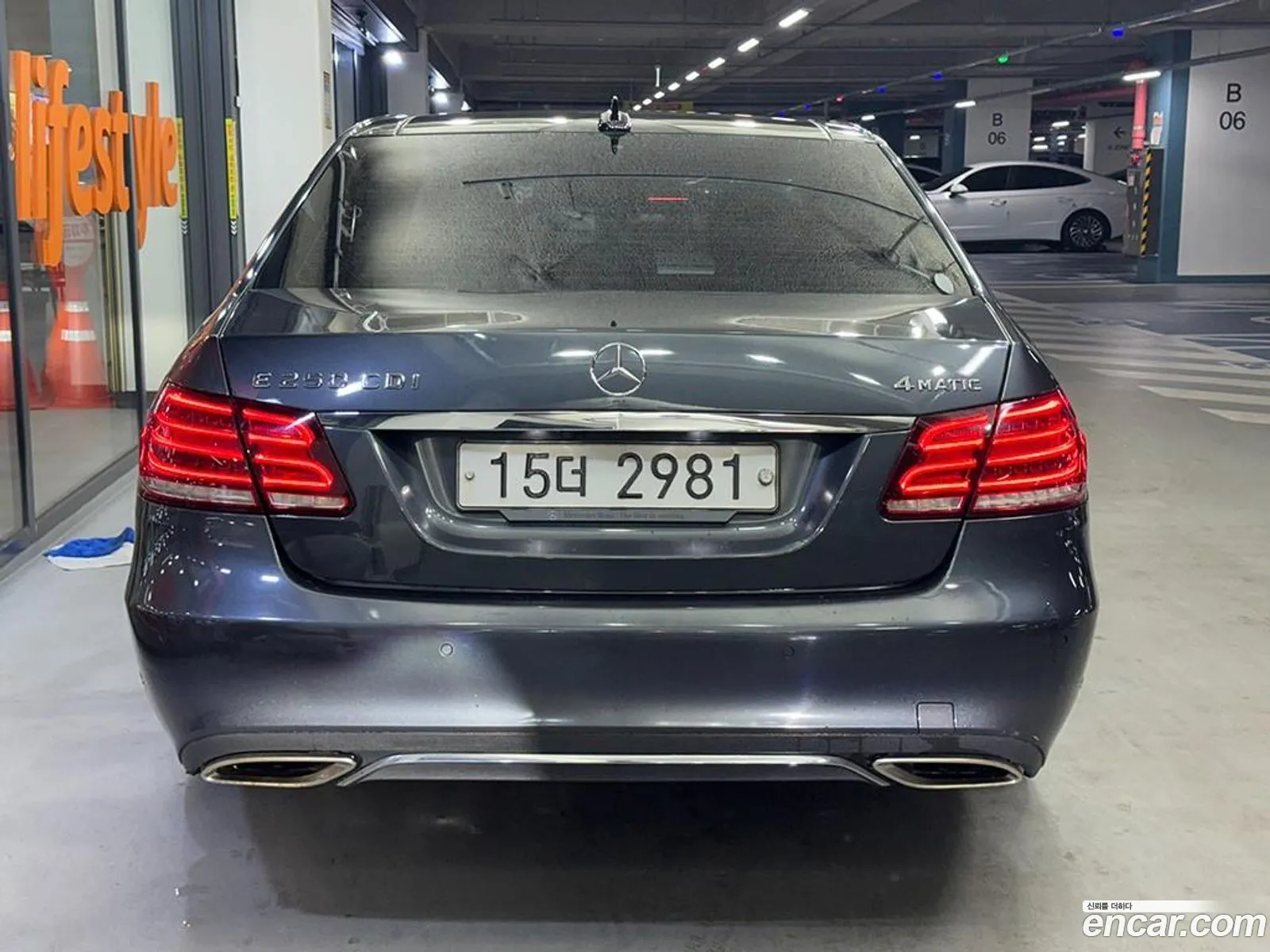 Mercedes-Benz E-Class W212 2013 — 16