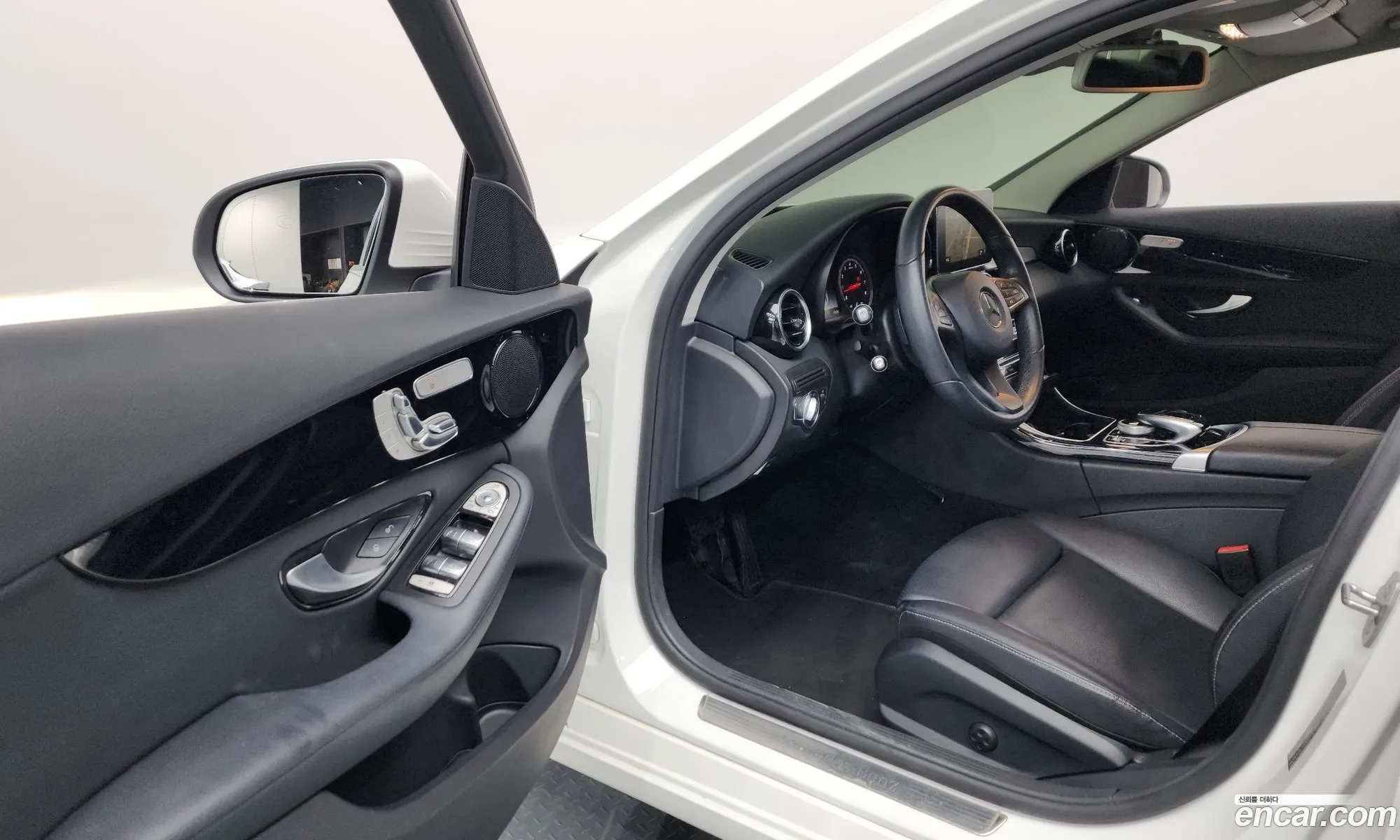 Mercedes-Benz C-Class W205 2018 WDDWF4CB1JF694098 — 19